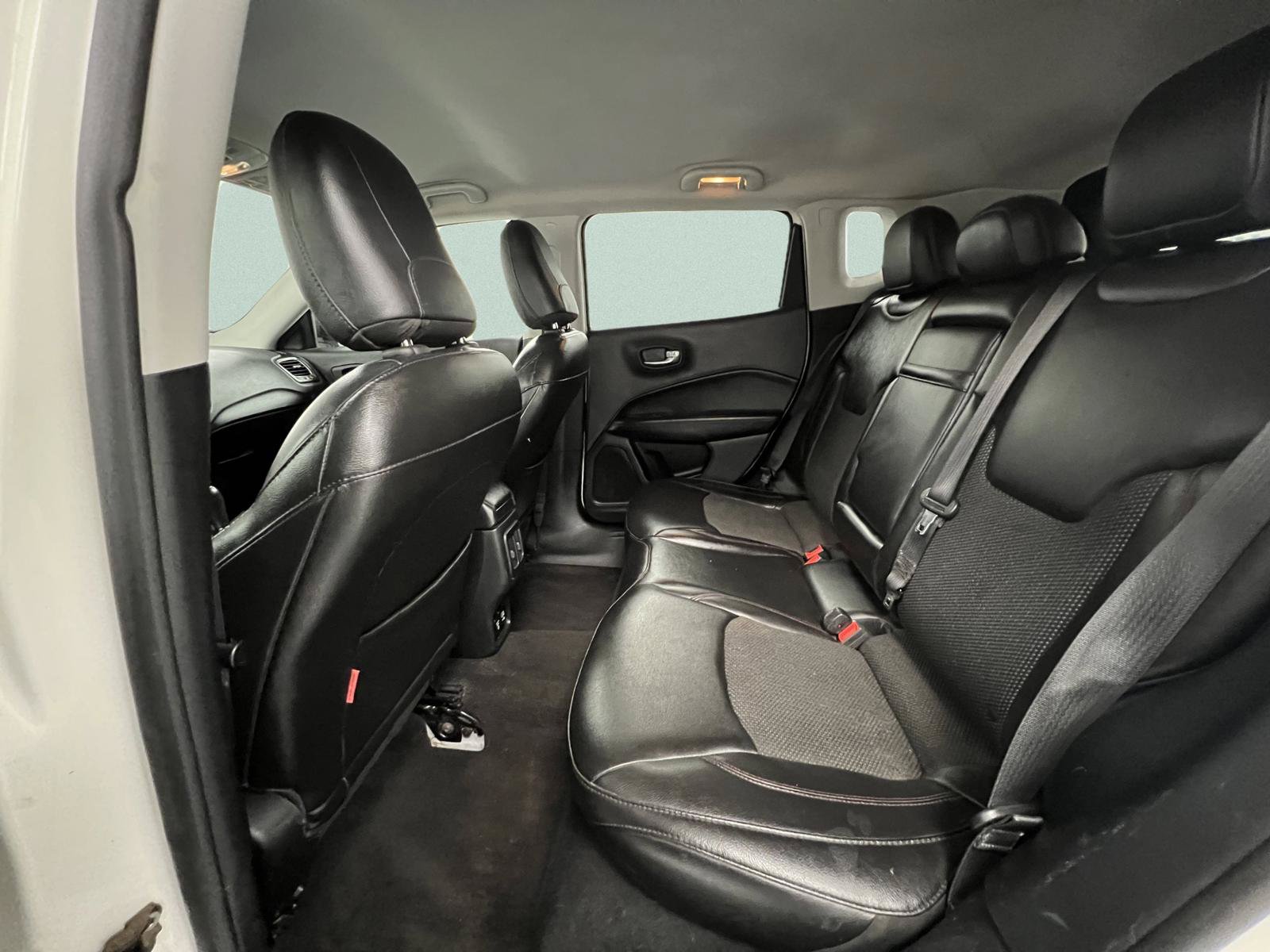 Used 2018 Jeep Compass Trailhawk AWD/4WD image 32