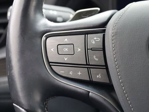 Used 2019 Lexus LS 500 w/ Interior Upgrade Package RWD image 20