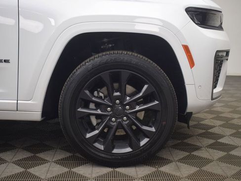 New 2026 Jeep Grand Cherokee L Limited AWD/4WD image 8