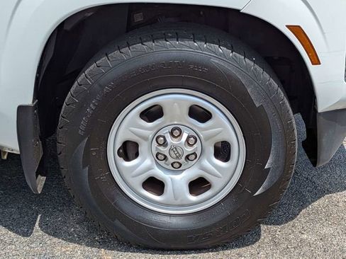 Used 2022 Nissan Frontier S w/ Technology Package RWD image 8