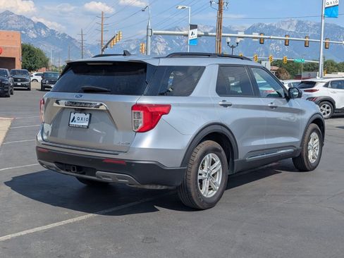 Used 2023 Ford Explorer XLT w/ Equipment Group 202A AWD/4WD image 4