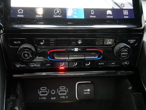 Used 2022 Jeep Grand Cherokee L Limited image 19