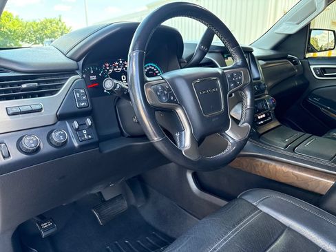 Used 2019 GMC Yukon XL Denali w/ Open Road Package AWD/4WD image 11