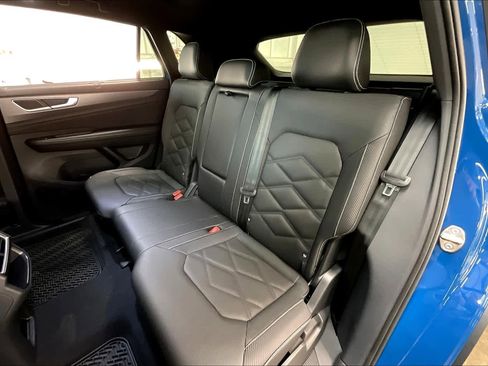 New 2025 Volkswagen Atlas Cross Sport SE image 12