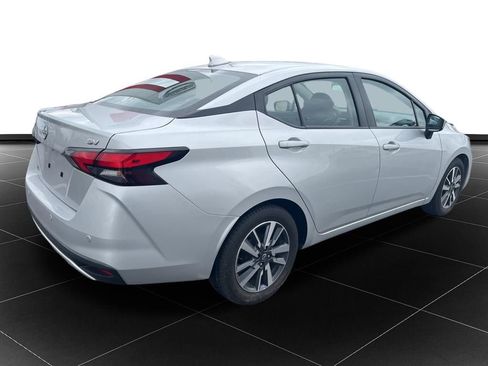 Used 2023 Nissan Versa SV FWD image 5
