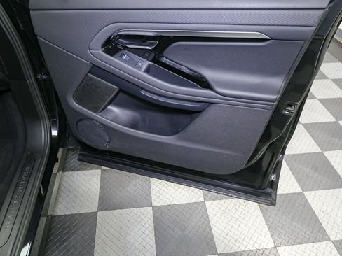 Used 2023 Land Rover Range Rover Evoque S image 22