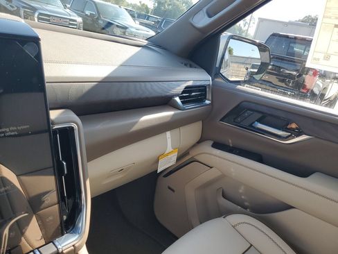 New 2026 GMC Yukon Denali w/ Denali Reserve Package AWD/4WD image 25