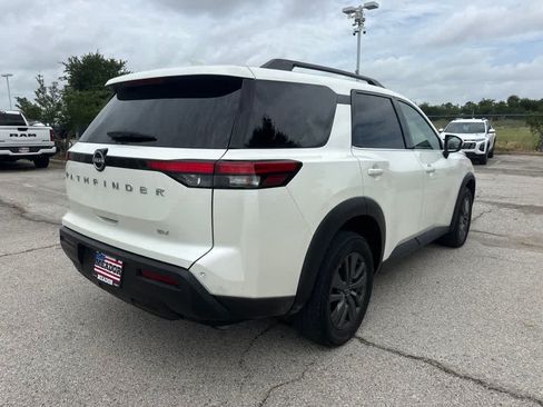 Used 2024 Nissan Pathfinder SV FWD image 5