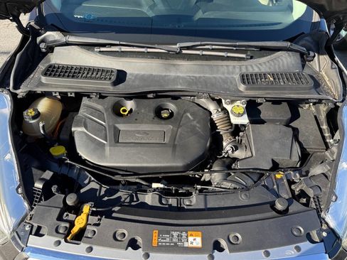 Used 2017 Ford Escape SE image 19