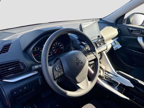 New 2026 Mitsubishi Eclipse Cross LE image 9
