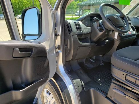 Used 2019 RAM ProMaster 2500 w/ Premium Appearance Group FWD image 10