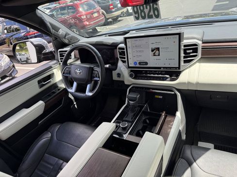 Used 2023 Toyota Sequoia Capstone AWD/4WD image 15