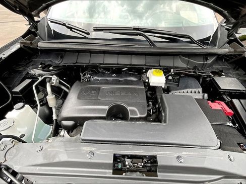 Used 2024 Nissan Pathfinder Platinum image 9