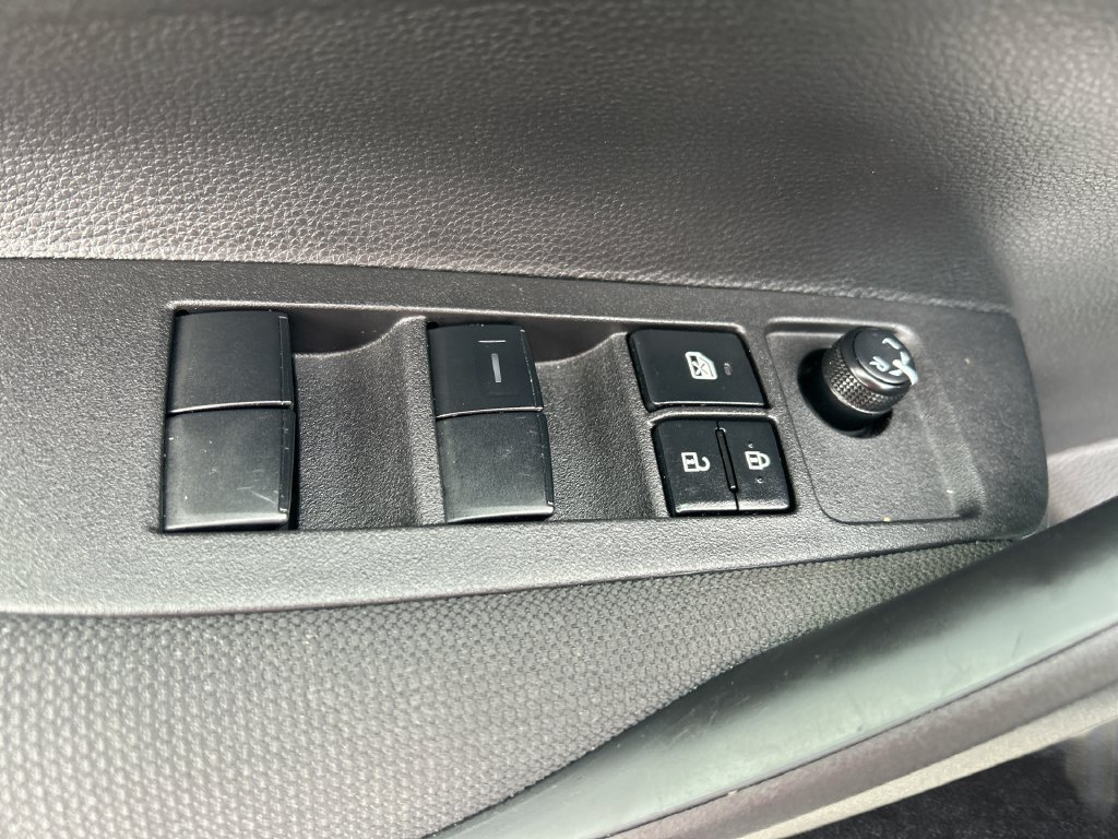 Used 2026 Toyota Corolla LE FWD image 12