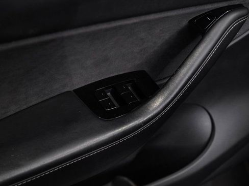 Used 2020 Tesla Model Y Long Range image 48