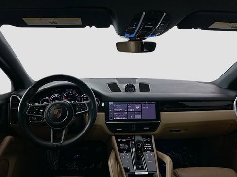 Used 2019 Porsche Cayenne image 25