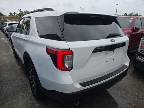Used 2023 Ford Explorer ST-Line AWD/4WD image 4