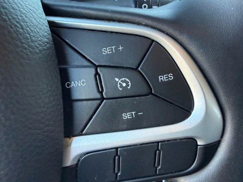 Used 2020 Jeep Compass Latitude FWD image 19