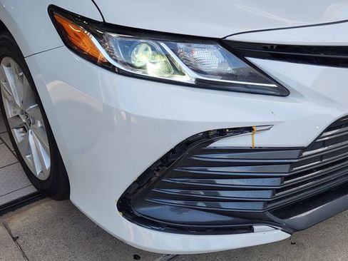 Used 2023 Toyota Camry LE w/ Convenience Package FWD image 5