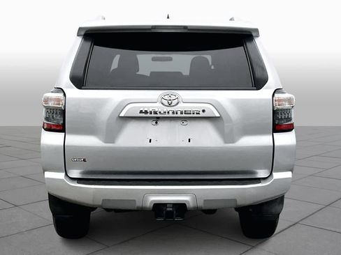 Used 2015 Toyota 4Runner SR5 image 4