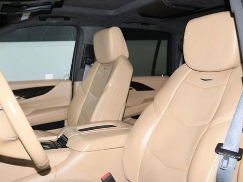 Used 2019 Cadillac Escalade Platinum image 19