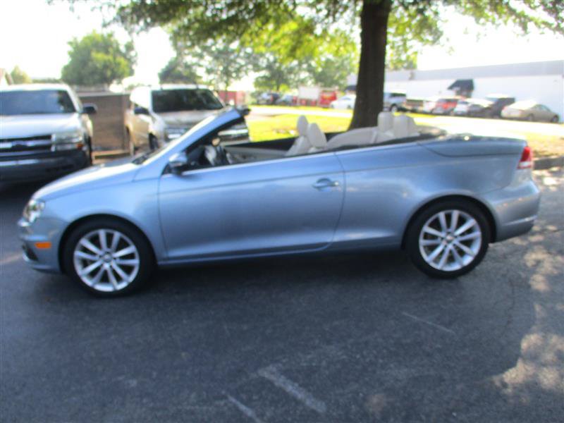 Used 2013 Volkswagen Eos Komfort FWD image 4