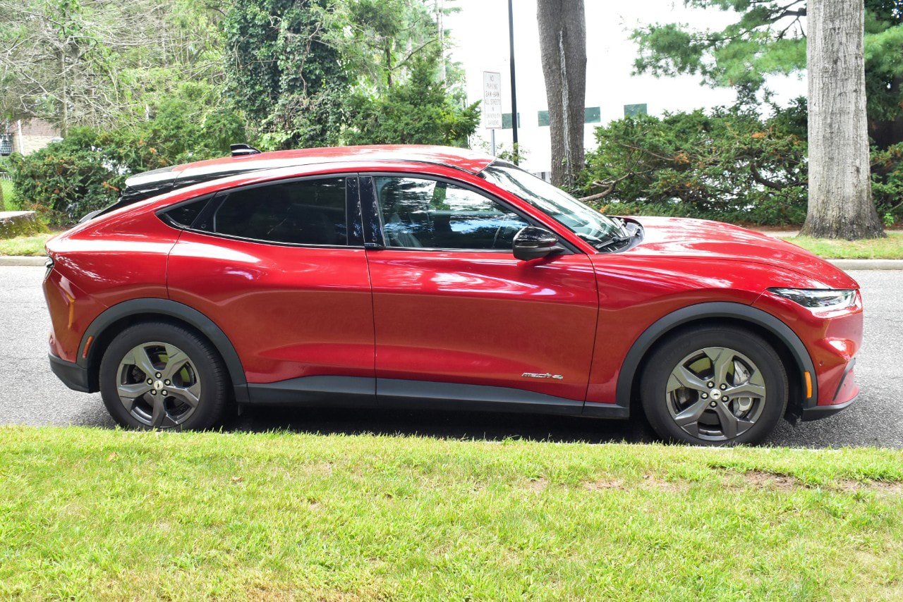 Used 2023 Ford Mustang Mach-E Select AWD/4WD image 10