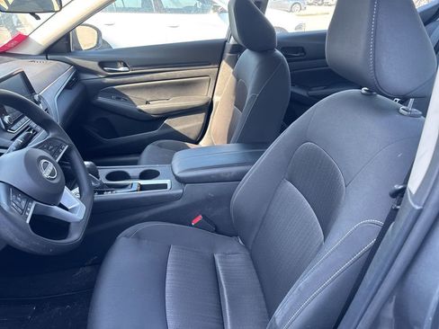 Used 2025 Nissan Altima 2.5 SV image 10