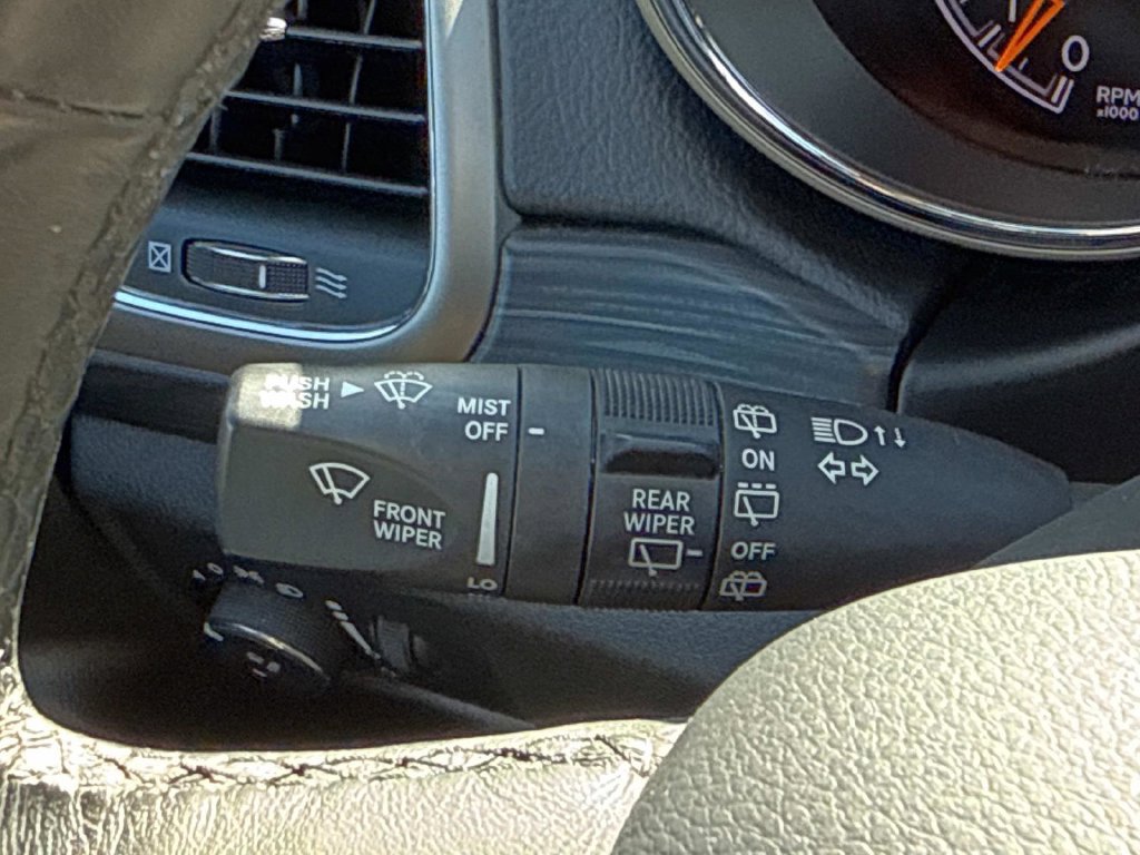 Used 2019 Jeep Grand Cherokee Altitude AWD/4WD image 23