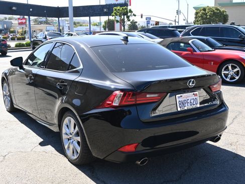 Used 2016 Lexus IS 300 AWD image 9