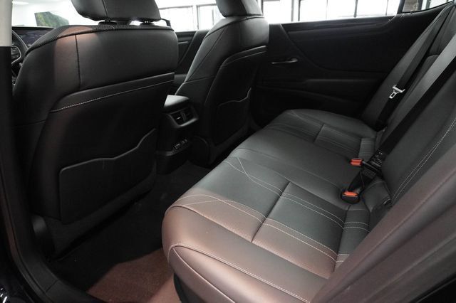 Used 2019 Lexus ES 300h FWD image 19