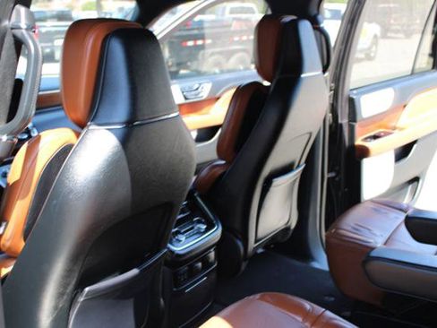 Used 2018 Lincoln Navigator Reserve w/ Technology Package AWD/4WD image 34