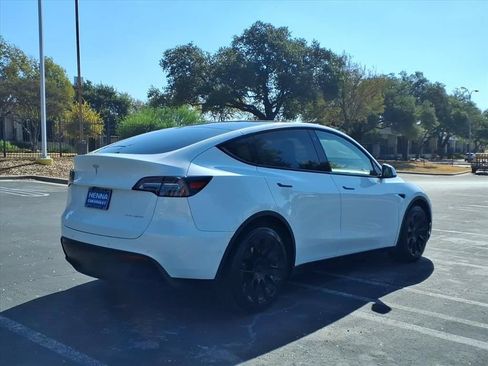 Used 2022 Tesla Model Y Long Range AWD/4WD image 4