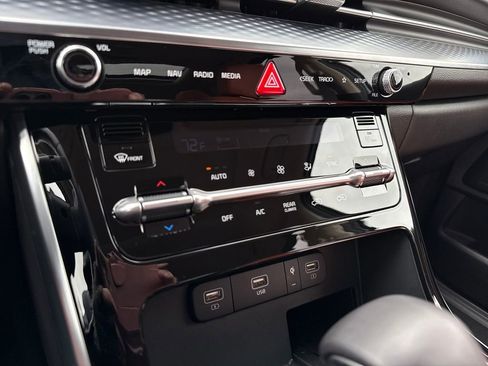 Certified 2024 Kia Carnival SX Prestige image 30