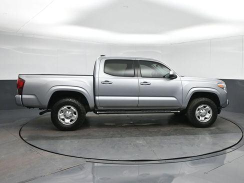 Used 2020 Toyota Tacoma SR w/ SR Convenience Package image 8
