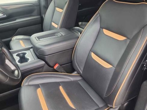 Used 2024 GMC Yukon AT4 w/ Technology Package AWD/4WD image 10
