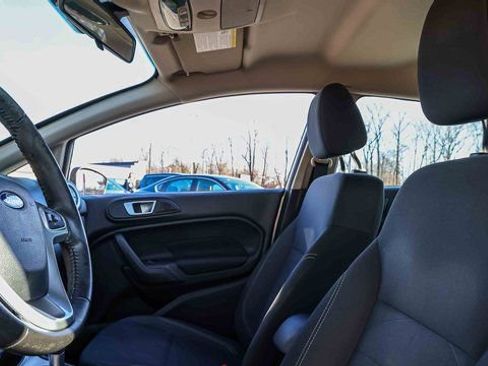 Used 2016 Ford Fiesta SE image 9