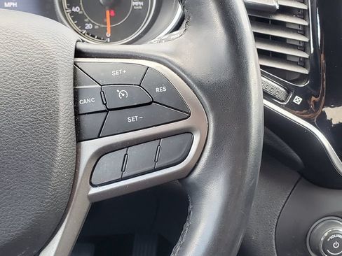 Used 2020 Jeep Cherokee Limited AWD/4WD image 16