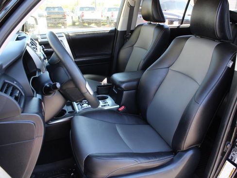 Used 2017 Toyota 4Runner SR5 Premium AWD/4WD image 16