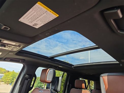 Used 2023 GMC Yukon XL Denali Ultimate image 16