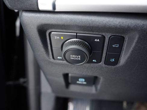 Certified 2025 Ford Expedition Active image 28