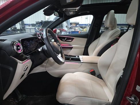 Certified 2025 Mercedes-Benz GLC 300 4MATIC image 5