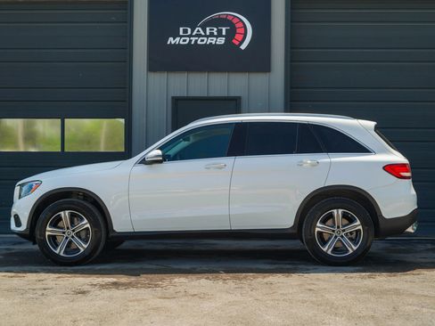 Used 2019 Mercedes-Benz GLC 300 4MATIC image 4