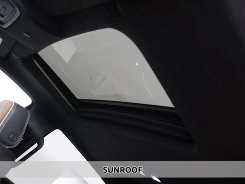 Used 2022 GMC Sierra 1500 Denali Ultimate AWD/4WD image 3