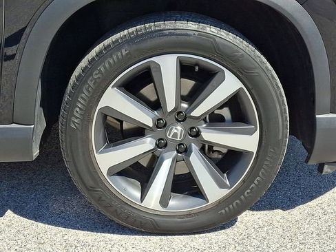 Used 2023 Honda Pilot Touring image 11