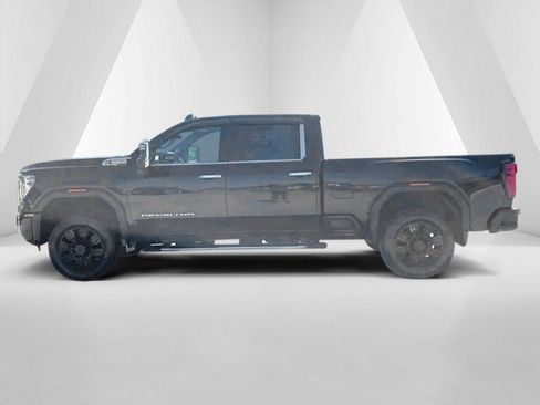 Used 2024 GMC Sierra 2500 Denali w/ Denali Reserve Package AWD/4WD image 4