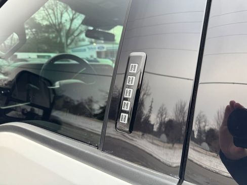 Used 2024 Ford F250 Lariat w/ Lariat Ultimate Package image 19