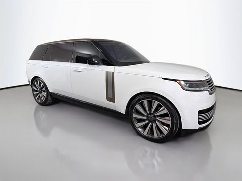 Used 2022 Land Rover Range Rover SV AWD/4WD image 3