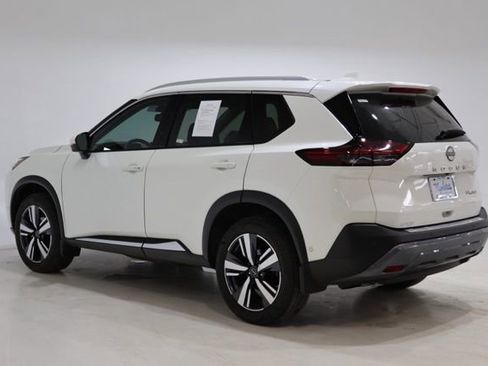 Used 2023 Nissan Rogue SL w/ SL Premium Package image 5