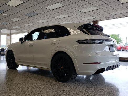 Used 2023 Porsche Cayenne GTS AWD/4WD image 2